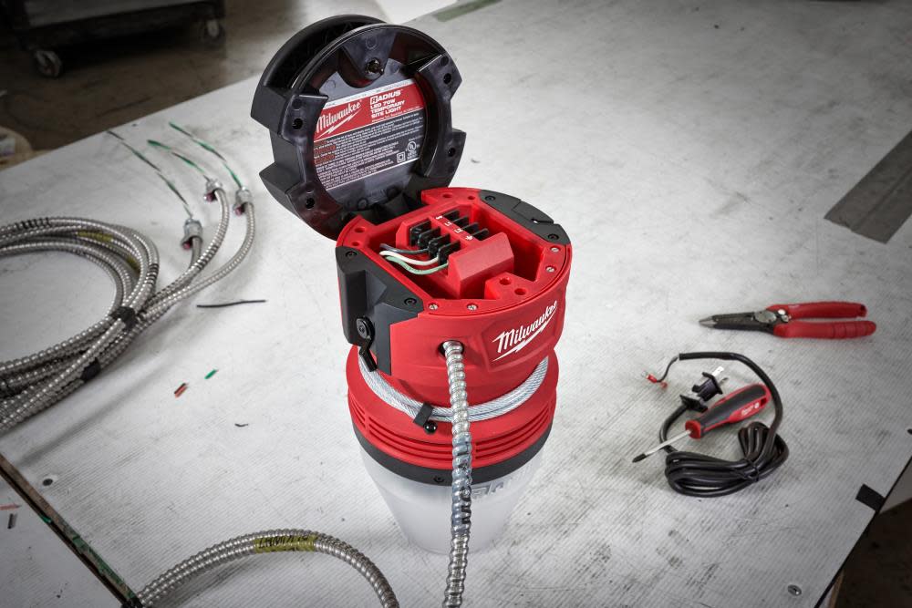 Milwaukee RADIUS LED 70w Temporary Site Light - Ascmtools