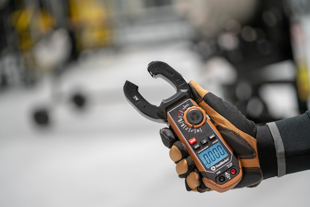Southwire AC Clamp Meter with Built-In NCV Worklight - Ascmtools