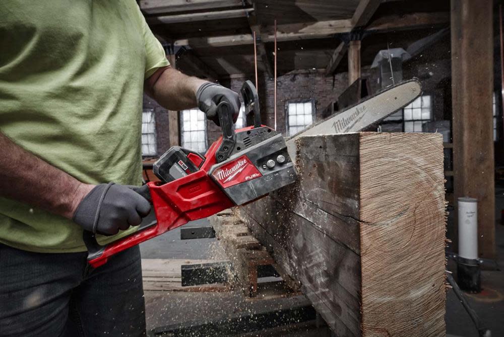 Milwaukee M18 FUEL 16 in. Chainsaw-Reconditioned - Ascmtools