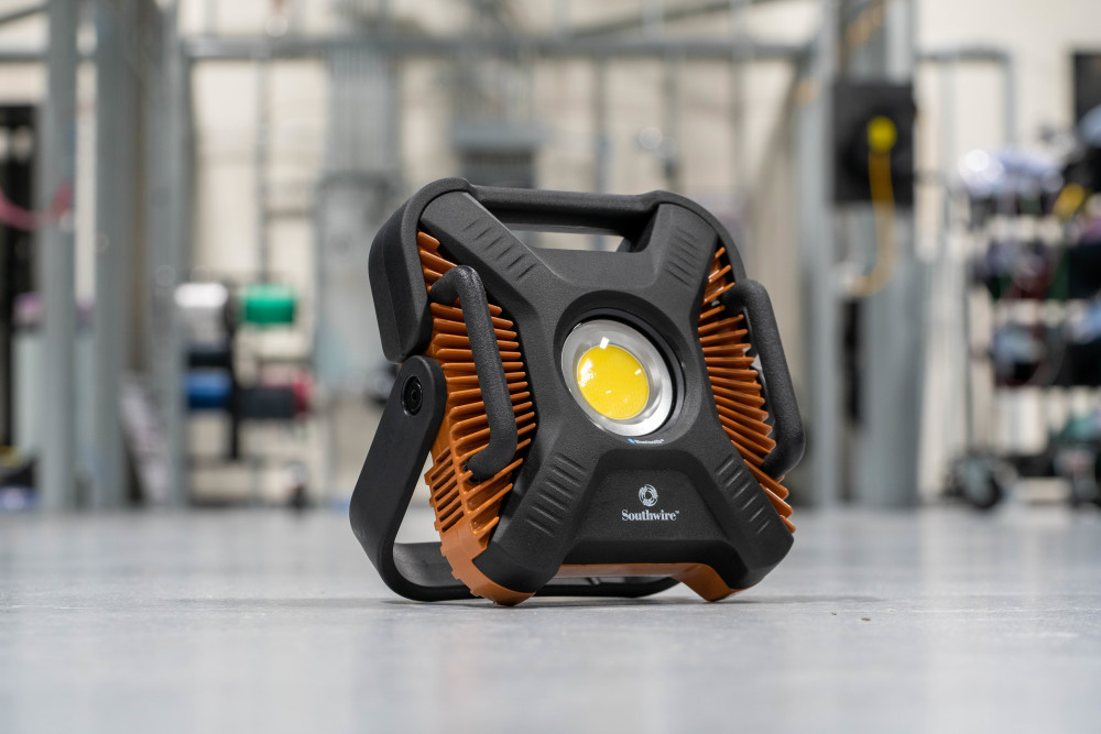 Southwire Work Light LED Rechargeable 6000 Lumen - Ascmtools