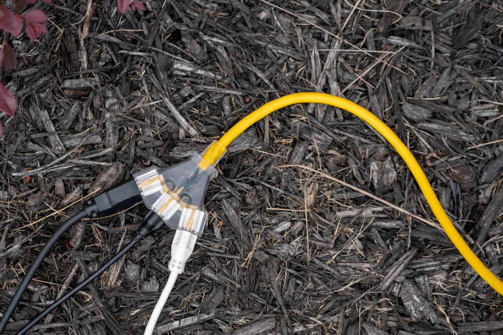 Southwire 3 Outlet Extension Cord Lighted End 12/3 SJTW 50′ - Ascmtools