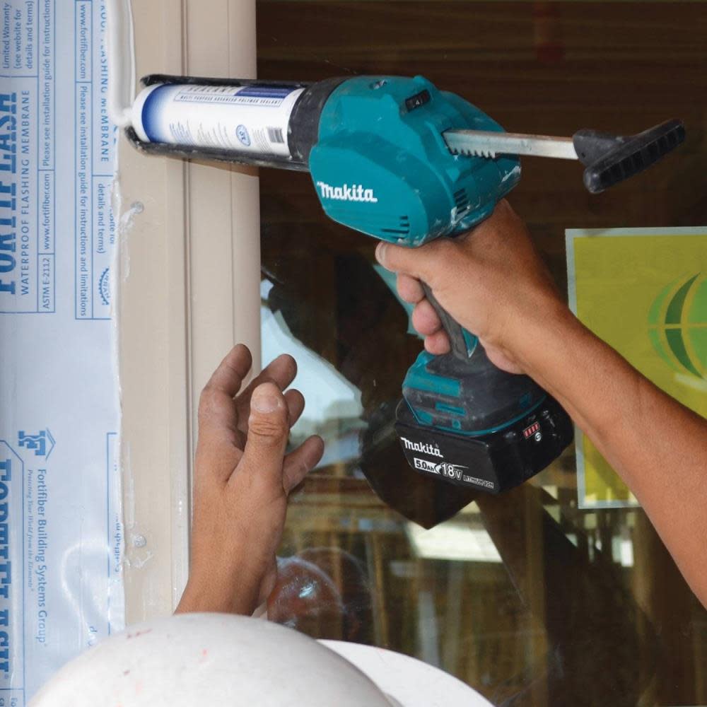 Makita 18 Volt Lithium-Ion Cordless 10 oz Caulk and Adhesive Gun Kit 5.0 Ah - Ascmtools