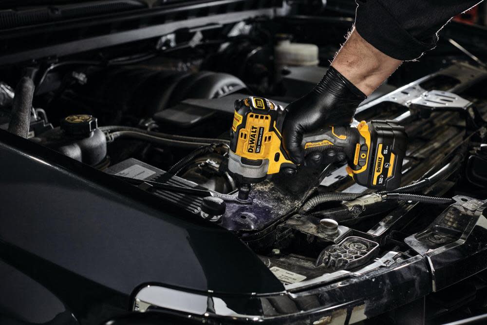 DEWALT 12V MAX Impact Wrench Kit 1/2″ - Ascmtools