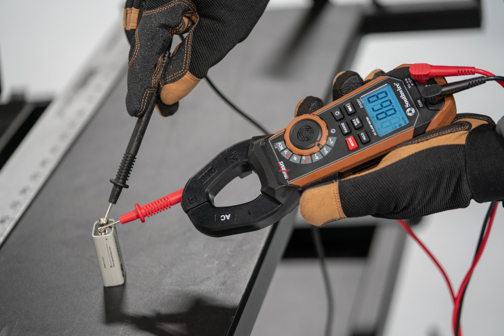 Southwire AC Clamp Meter with Built-In NCV Worklight - Ascmtools