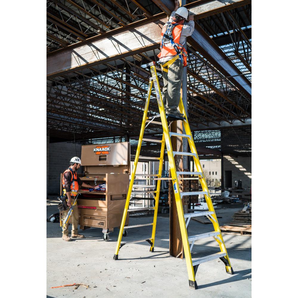 Werner Podium 8-ft Fiberglass 375-lb Type IAA Step Ladder - Ascmtools