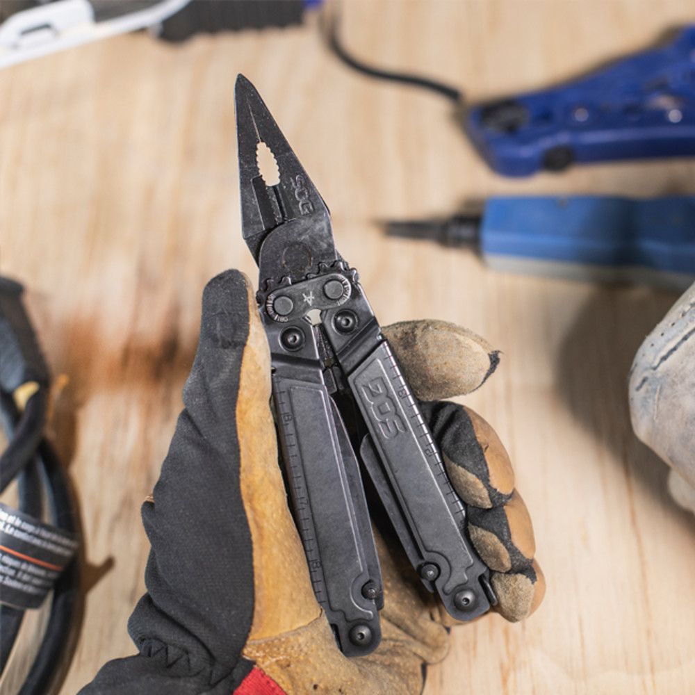SOG PowerAccess Assist Multi Tool Black - Ascmtools
