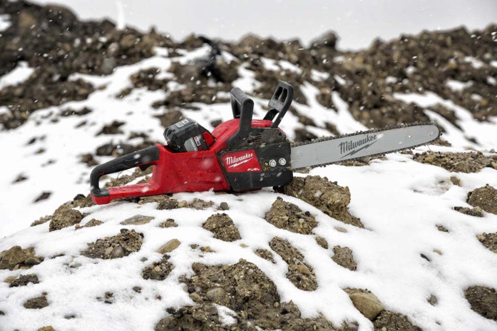 Milwaukee M18 FUEL 16 in. Chainsaw-Reconditioned - Ascmtools