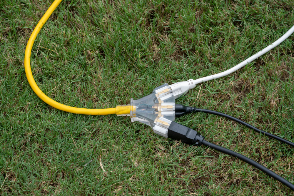 Southwire 3 Outlet Extension Cord Lighted End 12/3 SJTW 50′ - Ascmtools