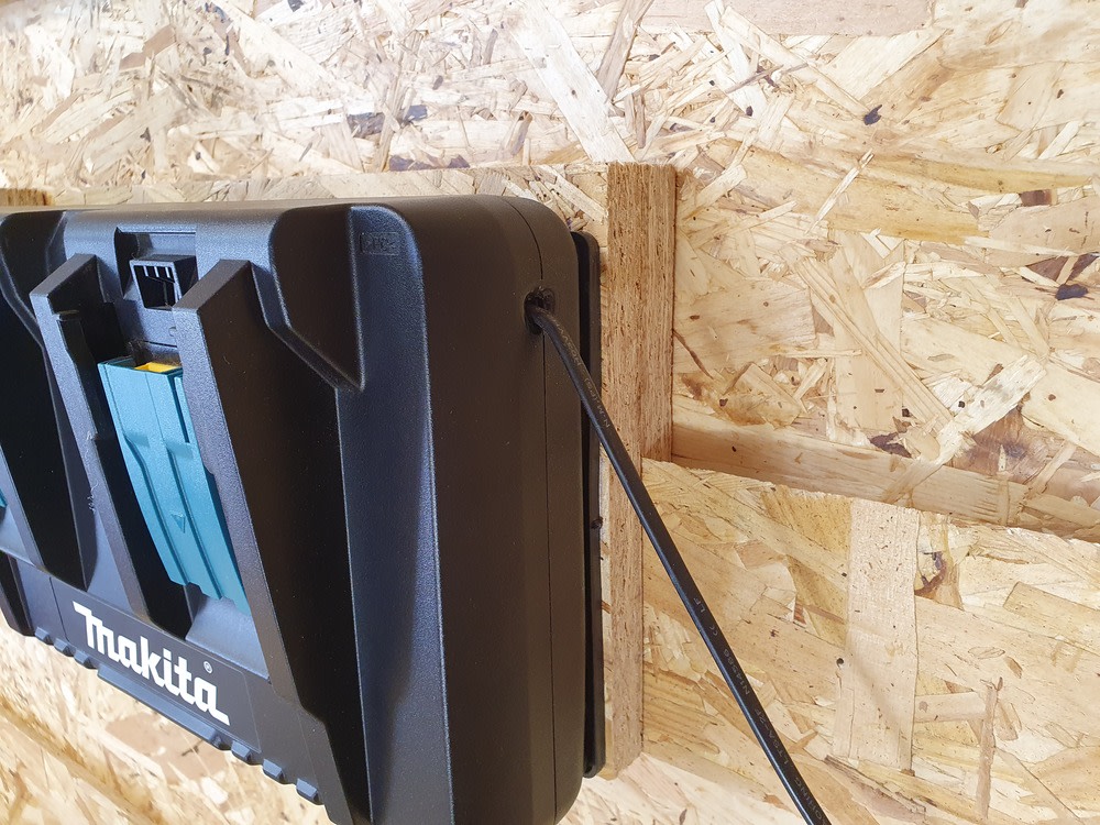 Stealthmounts Charger Mount Makita DC18RD - Ascmtools