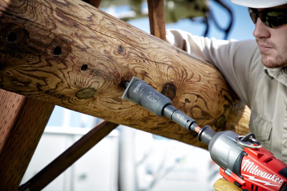 Milwaukee SHOCKWAVE Lineman’s 3-in-1 Distribution Utility Socket - Ascmtools