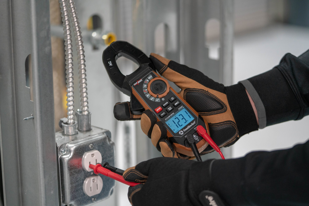 Southwire AC Clamp Meter with Built-In NCV Worklight - Ascmtools