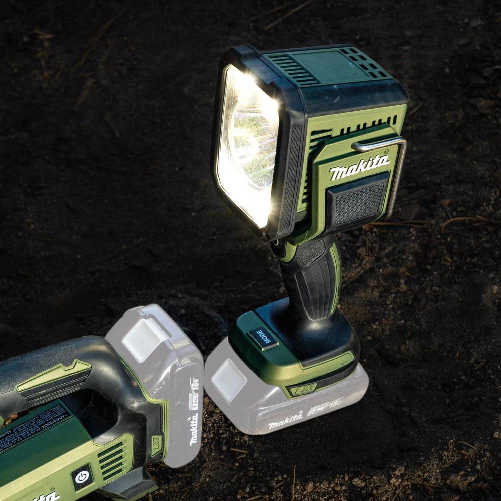 Makita Outdoor Adventure 18V LXT LED Flashlight Spotlight - Ascmtools