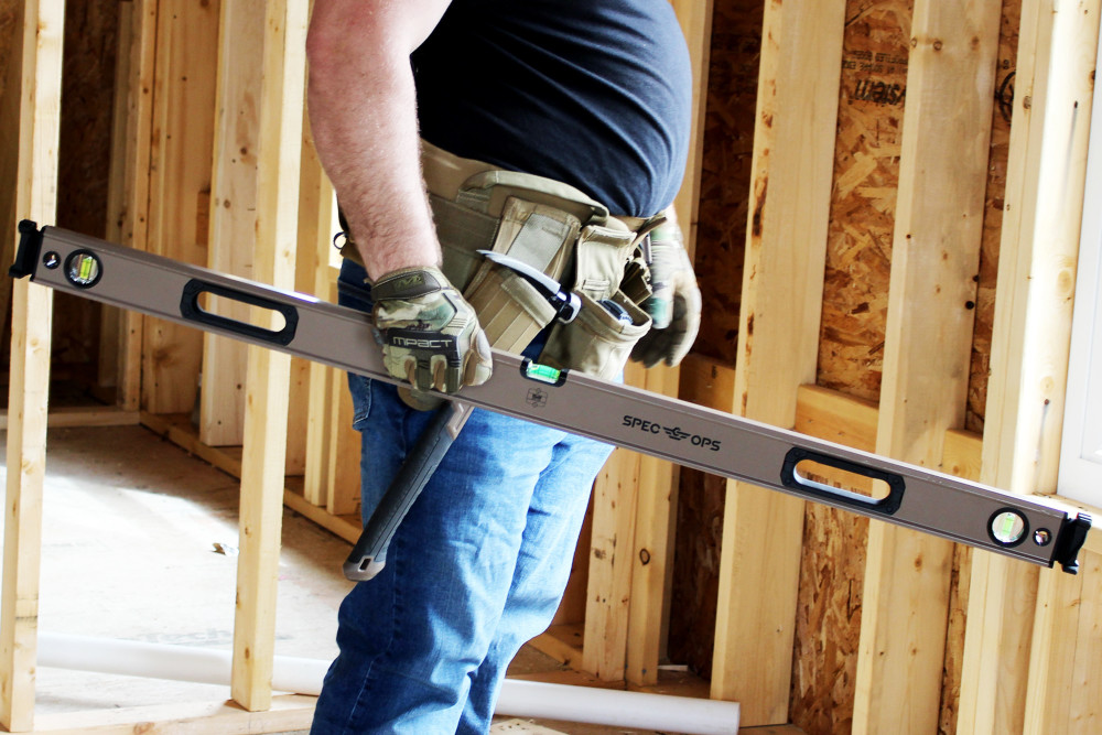 Spec Ops Tools Magnetic Box Beam Level with Bungee 48″ - Ascmtools