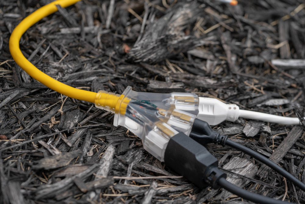 Southwire 3 Outlet Extension Cord Lighted End 12/3 SJTW 50′ - Ascmtools