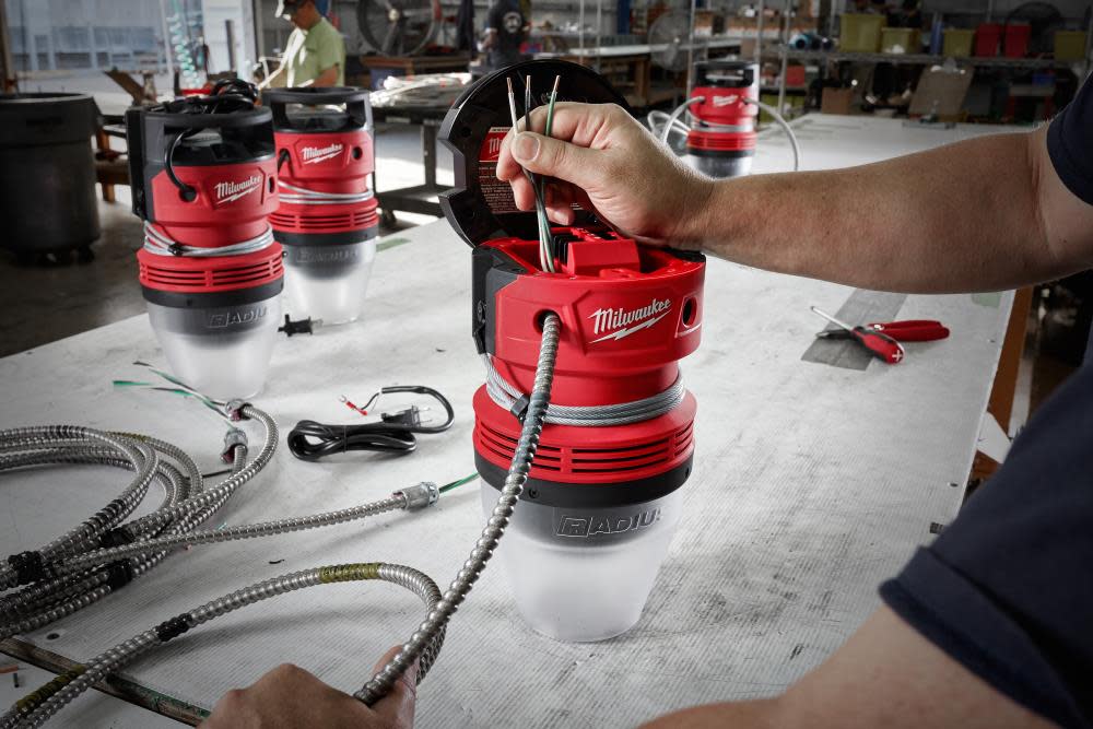 Milwaukee RADIUS LED 70w Temporary Site Light - Ascmtools