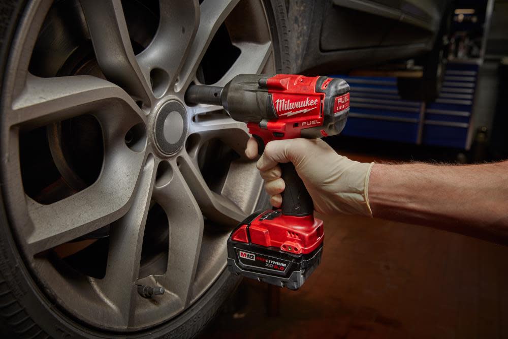 Milwaukee M18 FUEL Mid-Torque Impact Wrench 1/2 in. Friction Ring – Bare Tool - Ascmtools