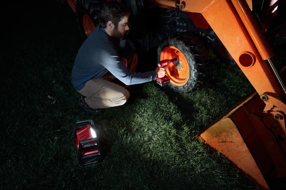 Milwaukee M18 Rover LED Dual Power Flood Light - Ascmtools