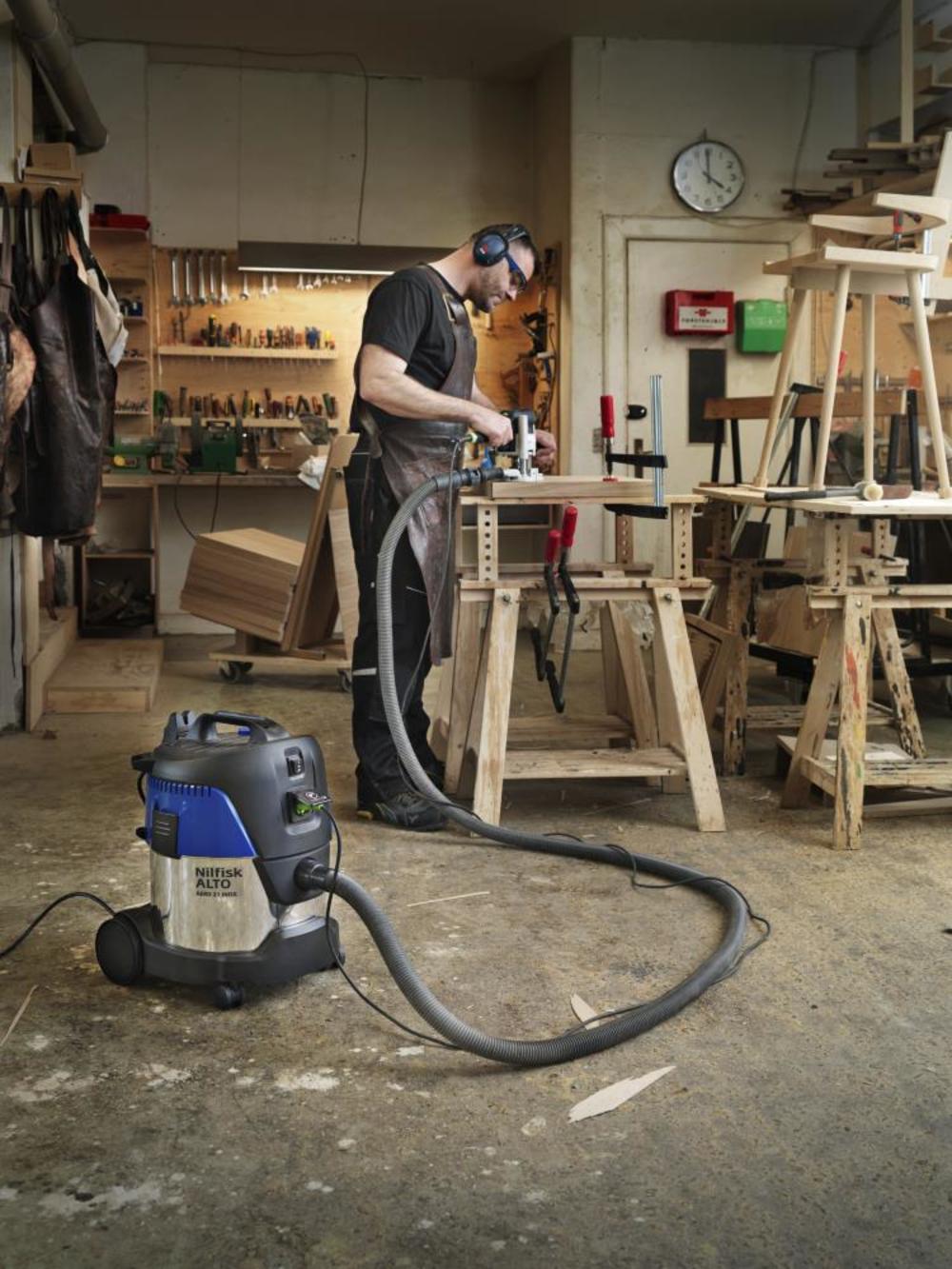 Nilfisk-Alto Aero 21 20 Liter Contractor-Grade Wet/Dry Vacuum - Ascmtools