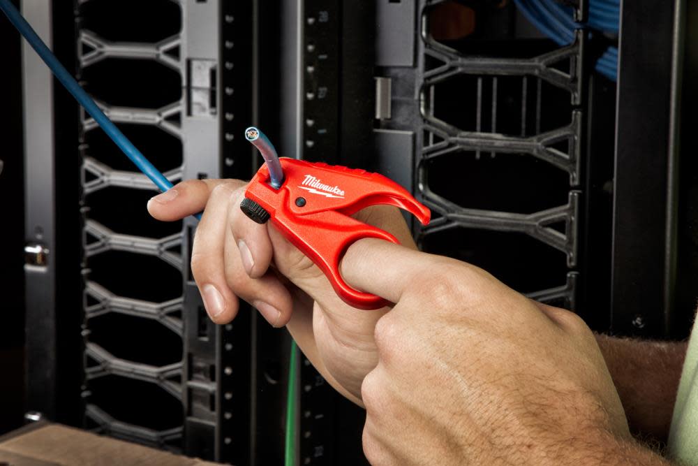 Milwaukee Universal Twisted Pair Stripper - Ascmtools