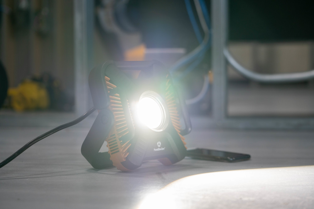Southwire 10000 Lumen LED Work Light - Ascmtools