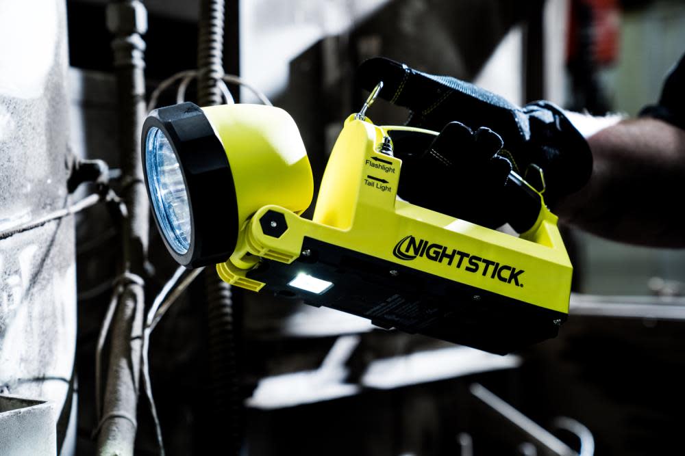 Nightstick Intrinsically Safe Dual-Light Lantern with Pivoting Head Rechargeable - Ascmtools