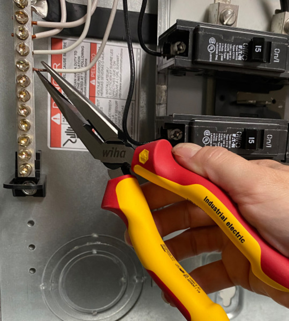 Wiha Long Nose Pliers Insulated Industrial 8″ - Ascmtools