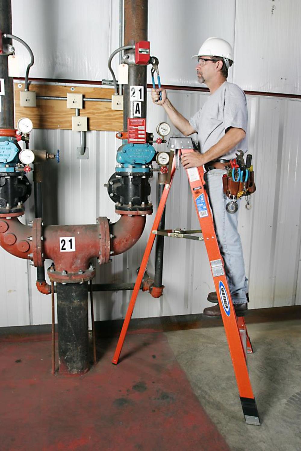 Werner 6 Ft. Type IA Fiberglass Tripod Ladder - Ascmtools