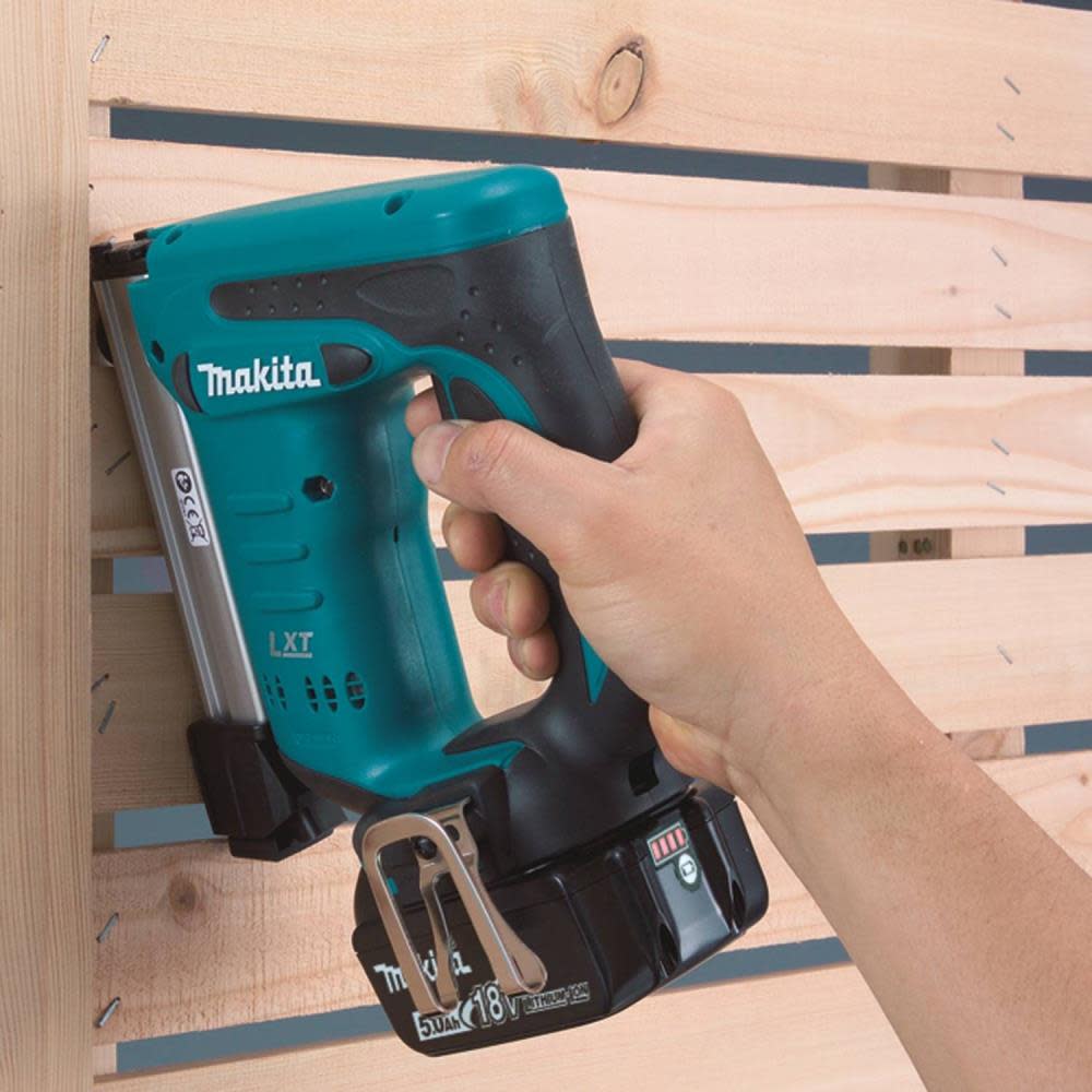 Makita 18 Volt Lithium-Ion Brushless 3/8 in. Crown Stapler Kit 5.0 Ah - Ascmtools