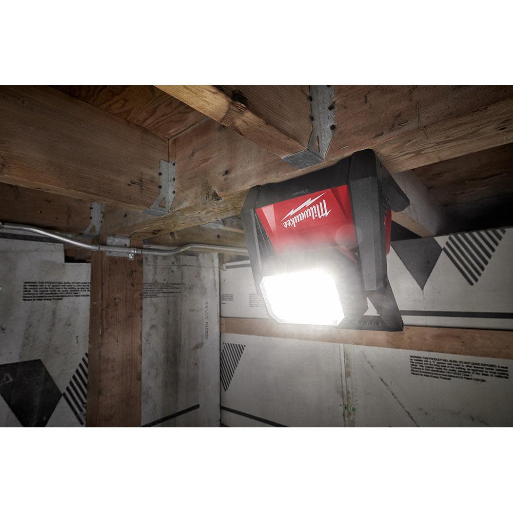 Milwaukee M18 ROVER Dual Power Flood Light with REDLITHIUM XC Battery Bundle - Ascmtools