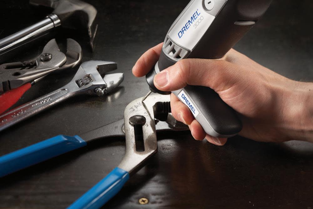 Dremel 1.2 Amp Corded Variable Speed Rotary Tool Kit - Ascmtools