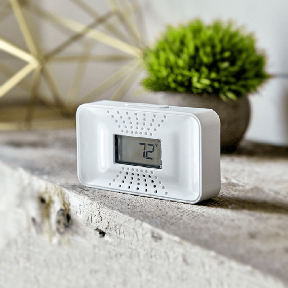 First Alert Carbon Monoxide Alarm with 10-Year Battery and Digital Temperature Display - Ascmtools