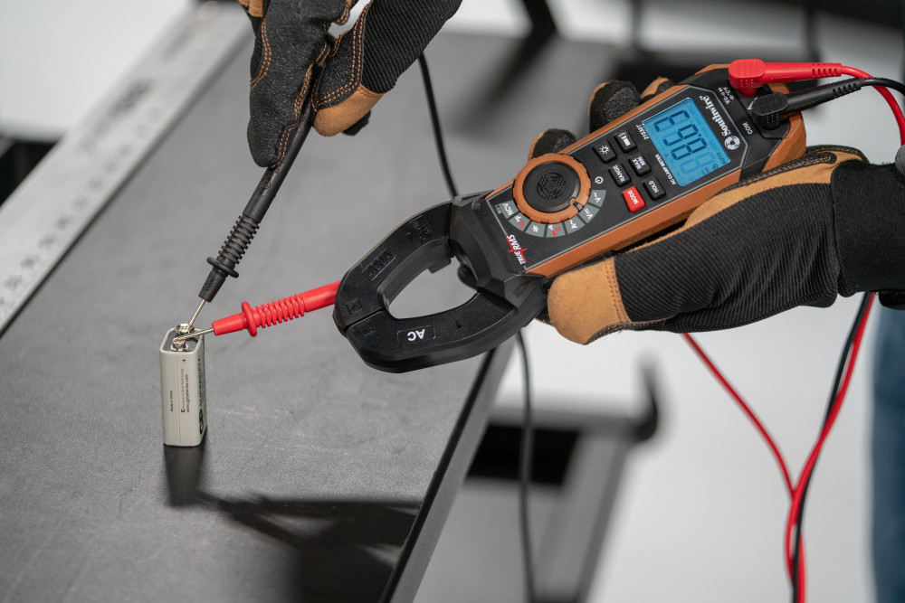Southwire AC Clamp Meter with Built-In NCV Worklight - Ascmtools