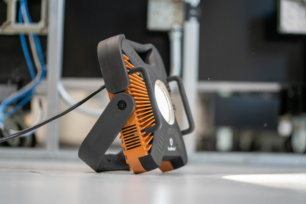 Southwire 10000 Lumen LED Work Light - Ascmtools