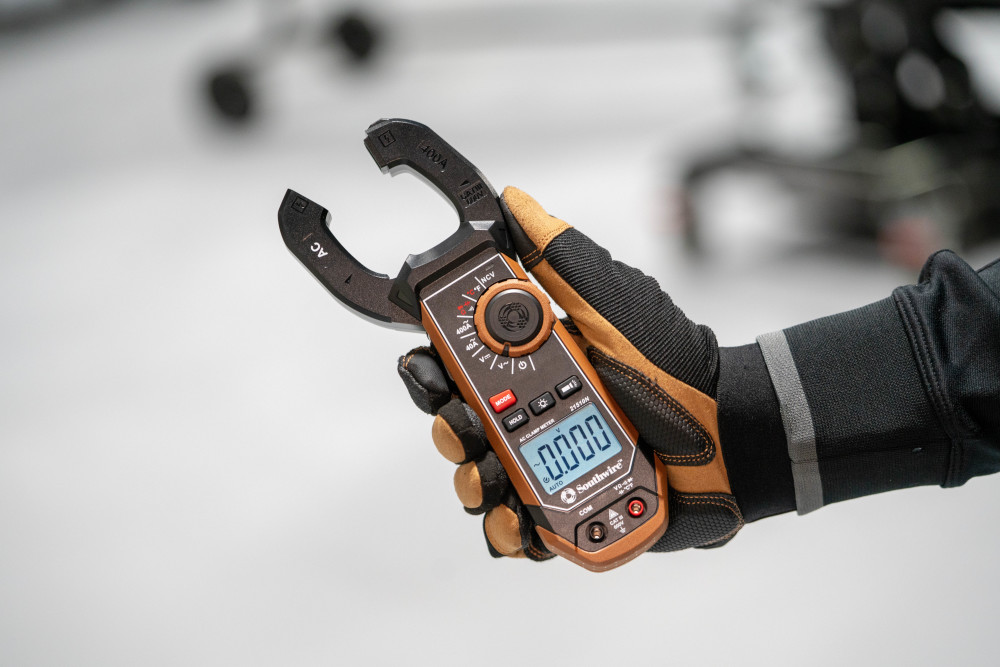 Southwire AC Clamp Meter with Built-In NCV Worklight - Ascmtools