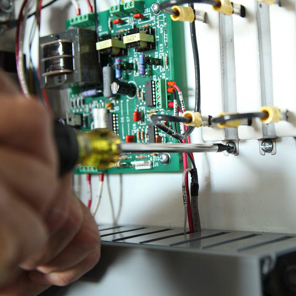 Klein Tools 4″ Fixed Blade #1 Combo Tip Driver - Ascmtools