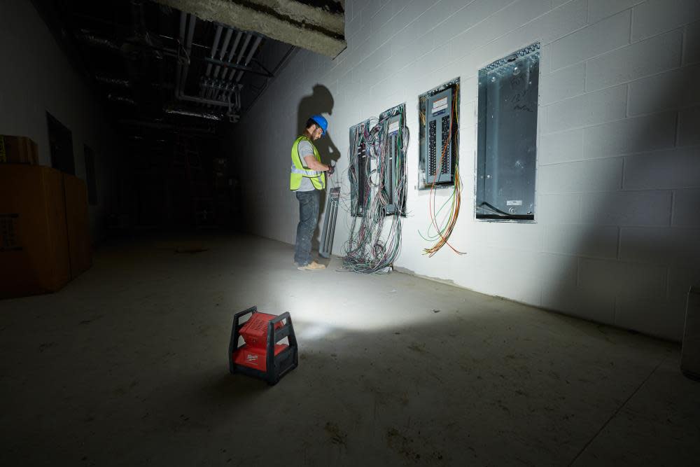 Milwaukee M18 Rover LED Dual Power Flood Light - Ascmtools