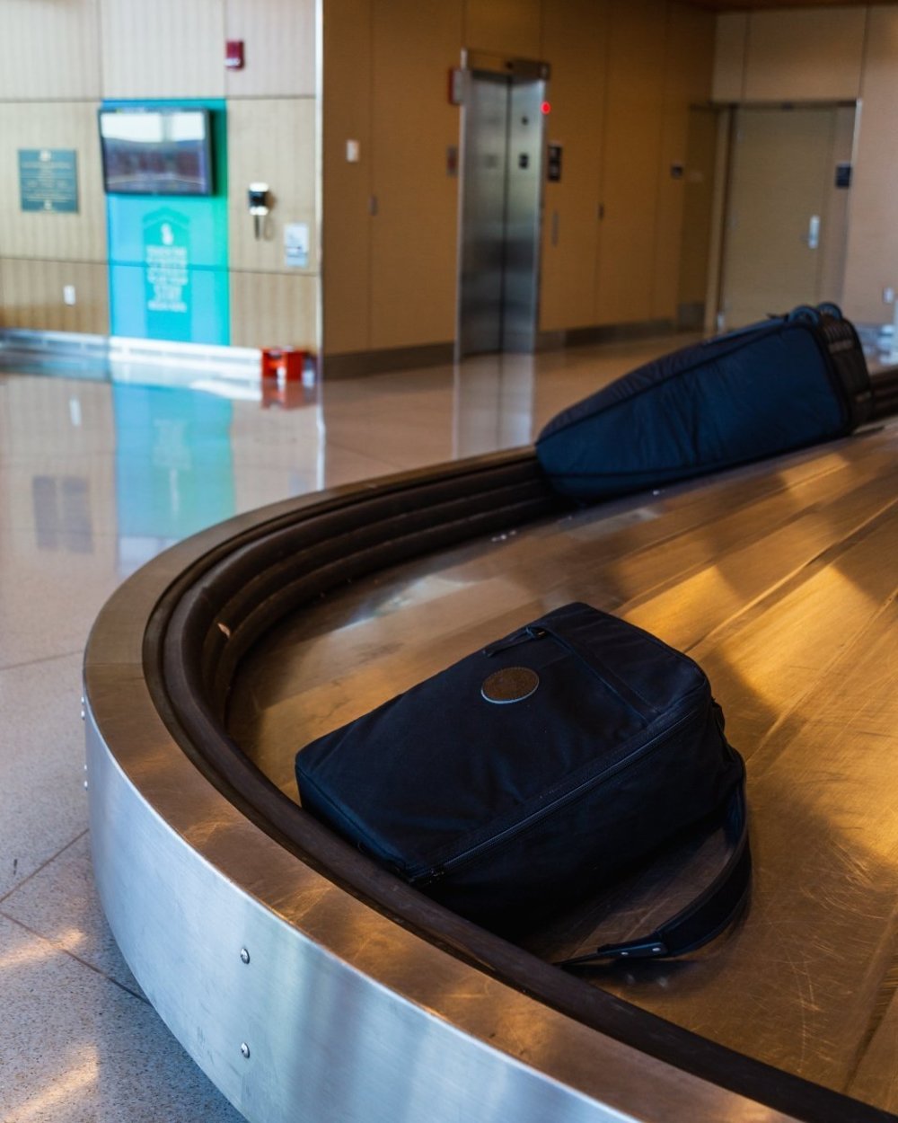 Duluth Pack 39 Liter Capacity Royal Blue Duffel Pack Jet-Setter - Ascmtools