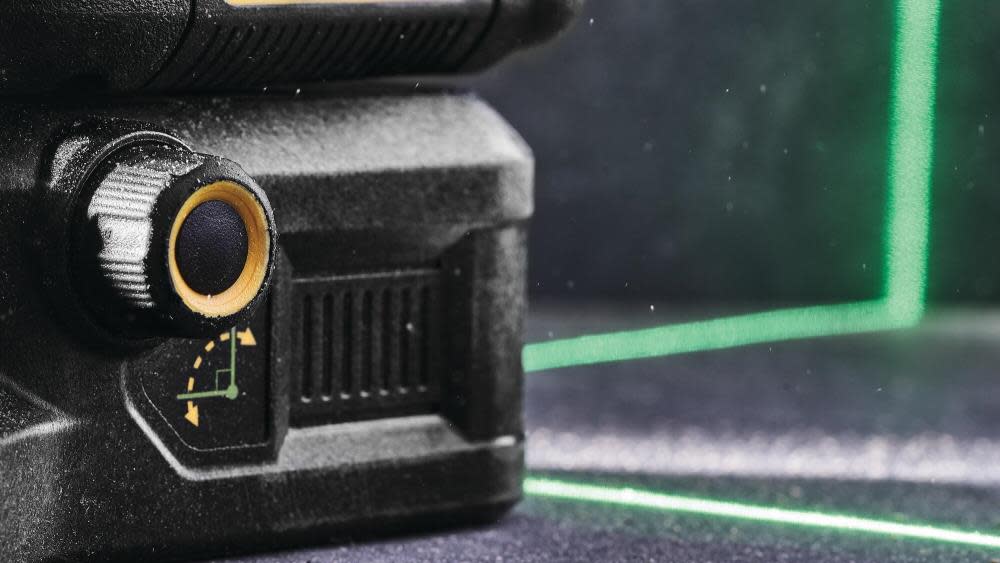 DEWALT 20V 3 x 360 Green Laser with Battery and Charger - Ascmtools