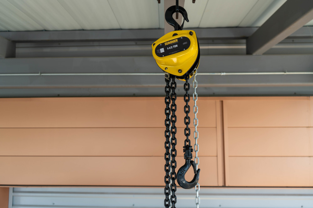 Sumner Chain Hoist 1 Ton with 20′ Chain Fall - Ascmtools