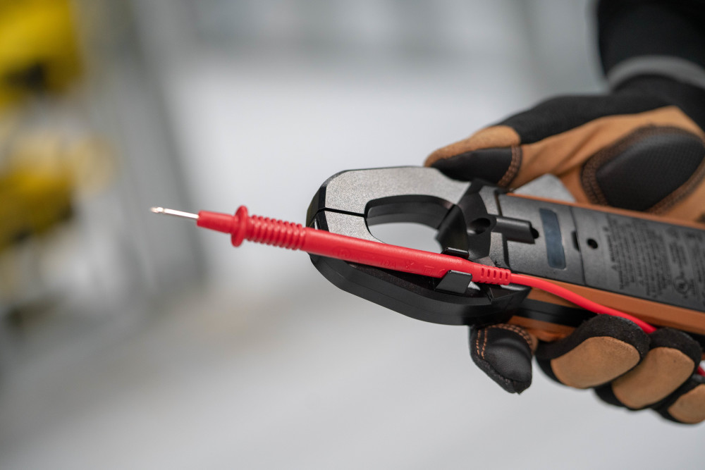 Southwire AC Clamp Meter with Built-In NCV Worklight - Ascmtools