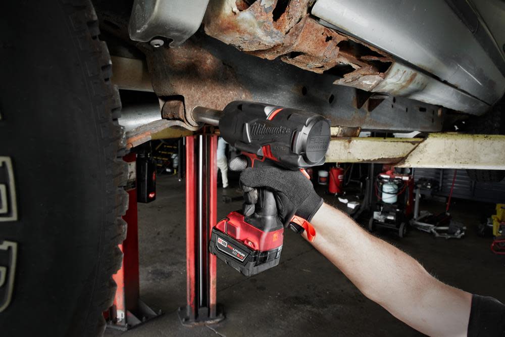 Milwaukee M18 FUEL HTIW with Grease Gun Kit - Ascmtools