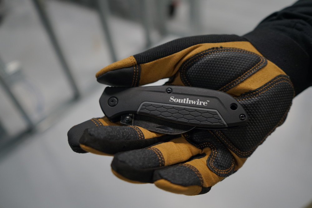 Southwire EDGEFORCE Hawk Bill Knife - Ascmtools