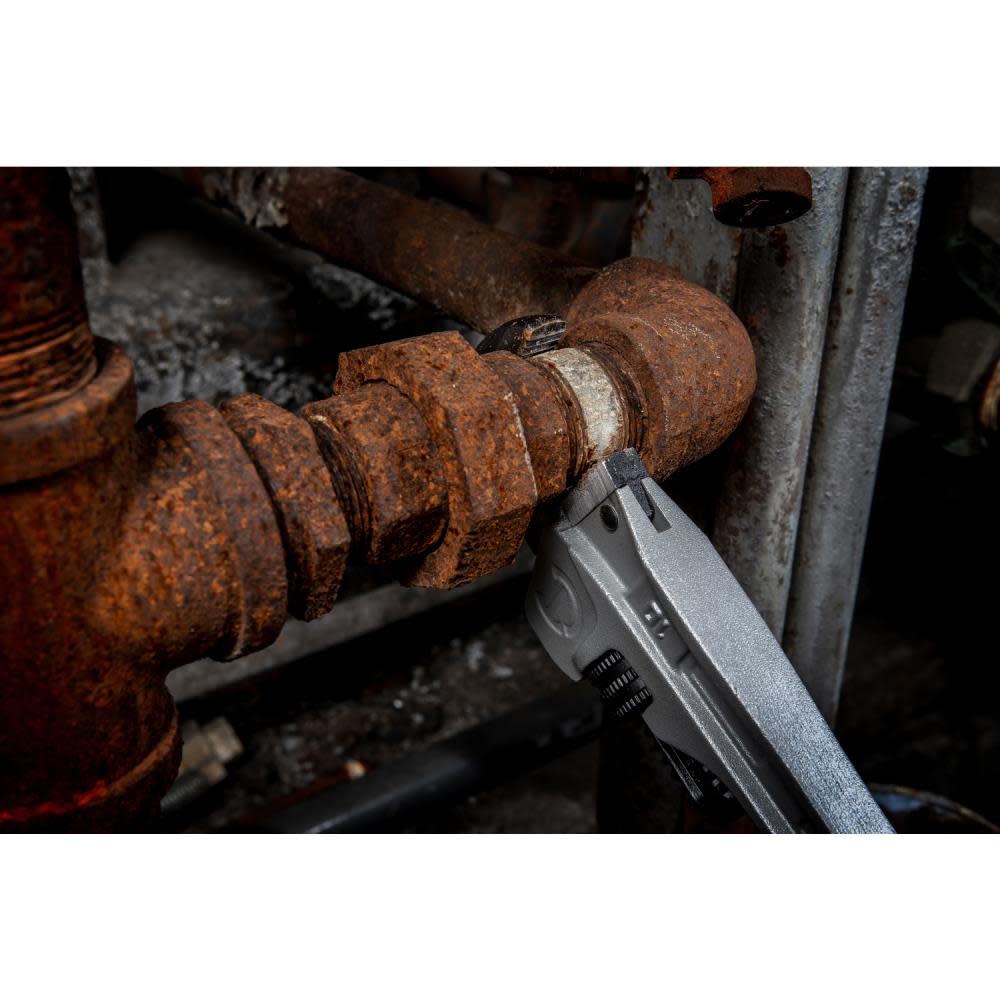 Crescent 10″ Aluminum Slim Jaw Pipe Wrench - Ascmtools