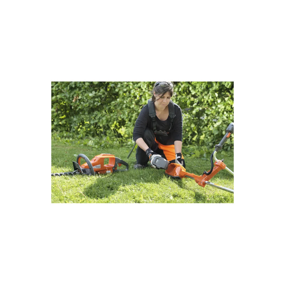 Husqvarna 530iP4 40V Pole Saw 12″ Bar & Chain Battery Powered Bare Tool - Ascmtools