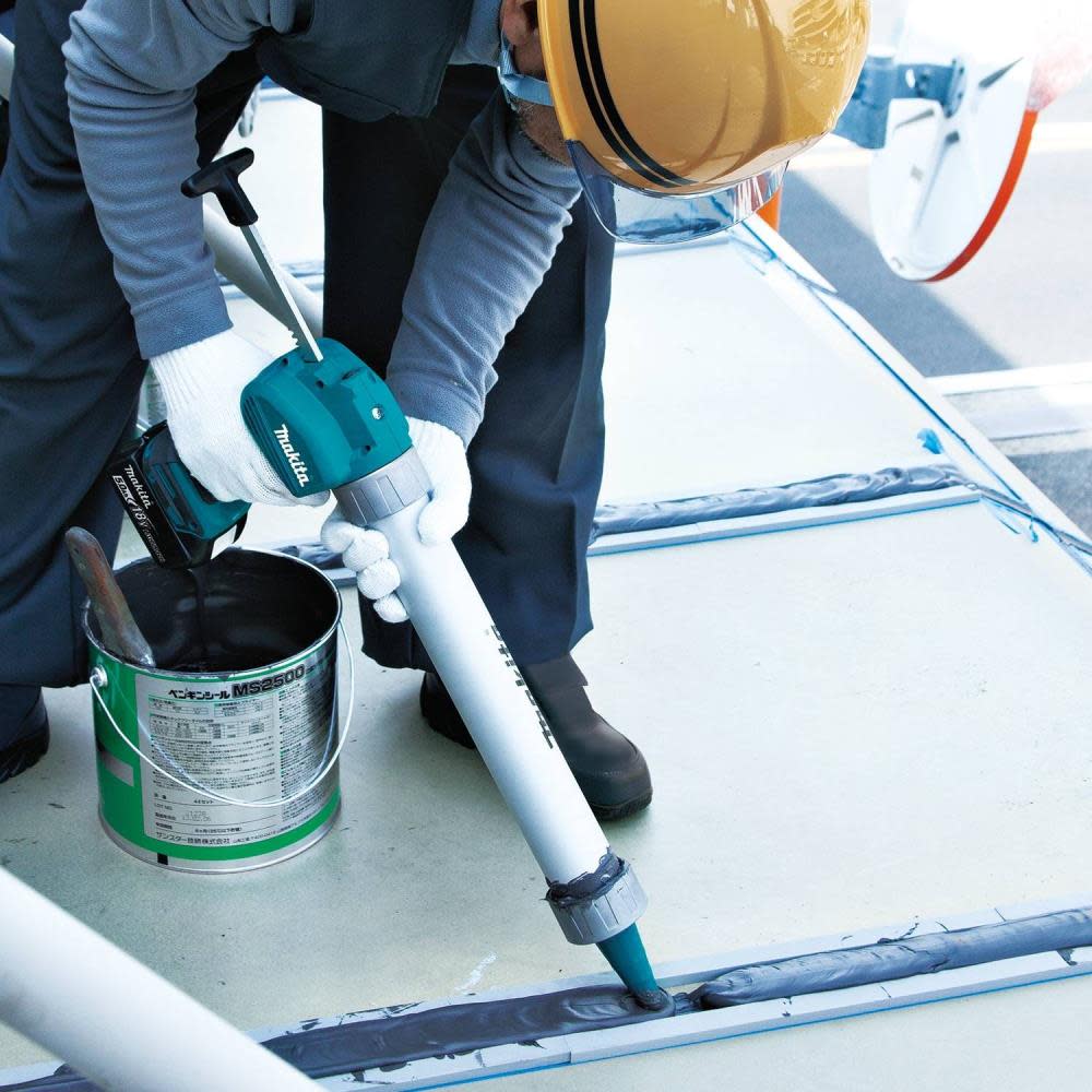 Makita 18V LXT 20 oz Barrel Style Caulk & Adhesive Gun Kit - Ascmtools