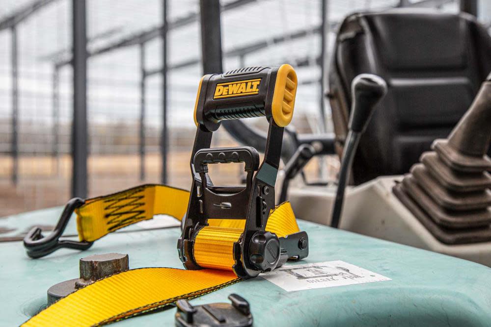 DEWALT Ratchet Tie Down Straps 3300 LB Break Strength 1.5″ x 16′ 4pk - Ascmtools