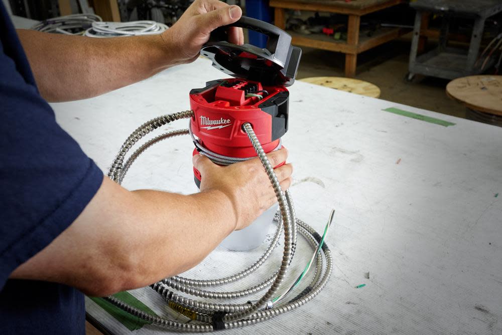 Milwaukee RADIUS LED 70w Temporary Site Light - Ascmtools