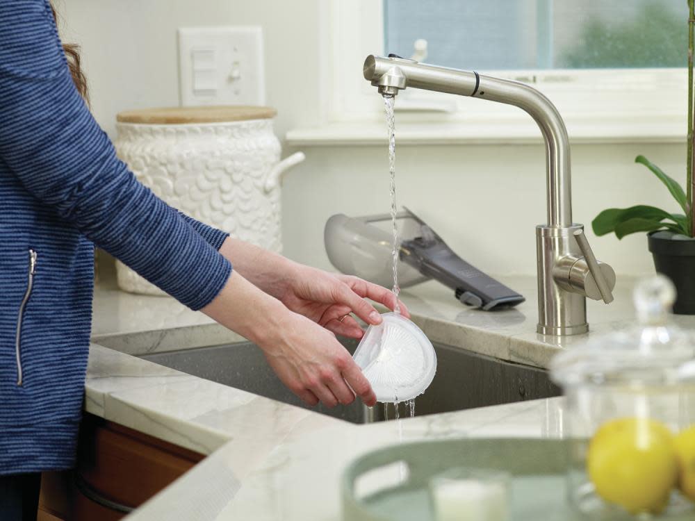 Black and Decker DUSTBUSTER Hand Vacuum Chili Red - Ascmtools