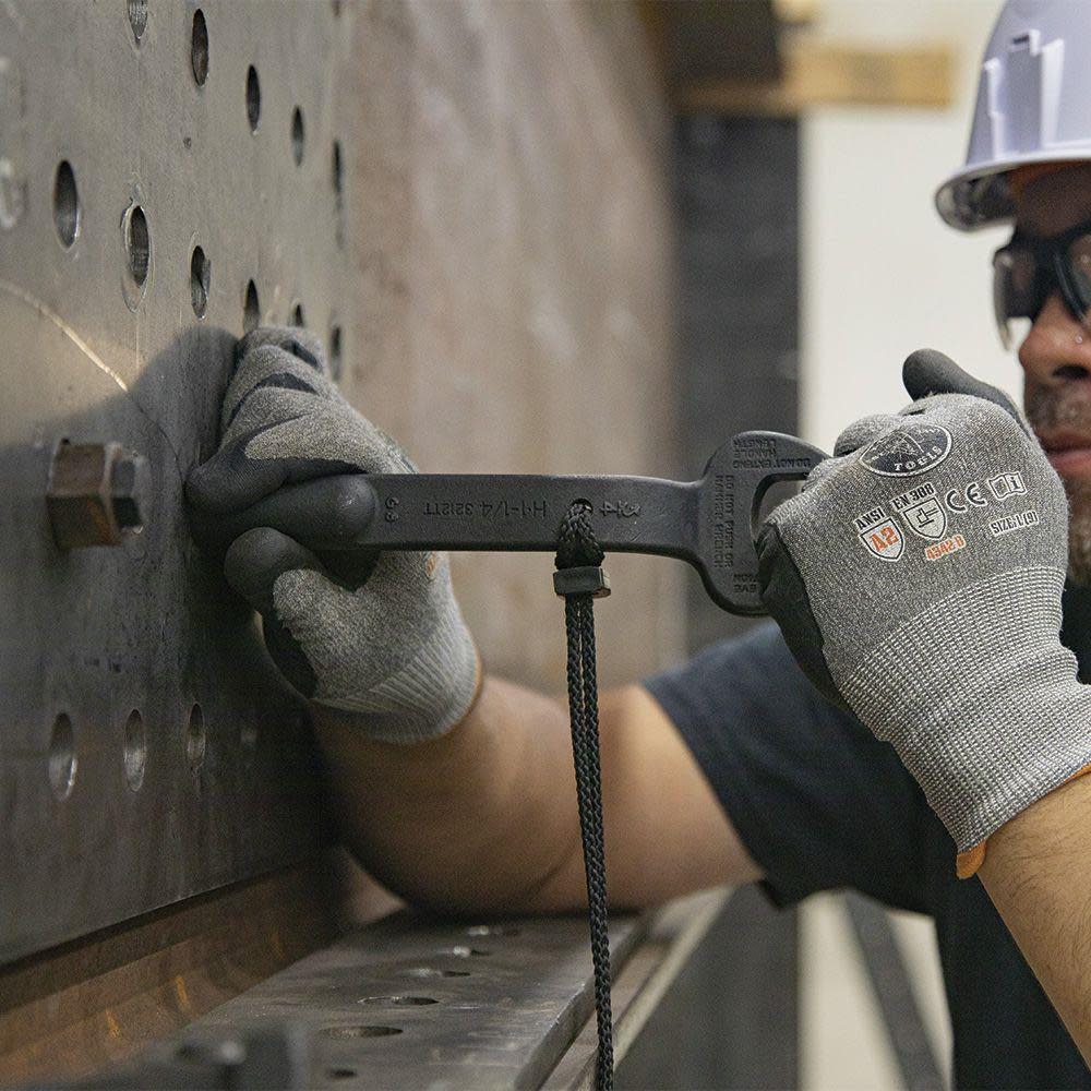 Klein Tools Spud Wrench w/Hole 1-1/4″ USH - Ascmtools