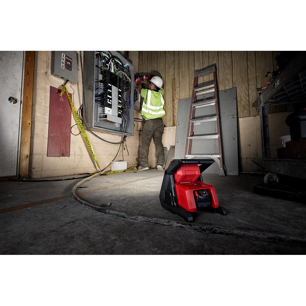 Milwaukee M18 ROVER Dual Power Flood Light with REDLITHIUM XC Battery Bundle - Ascmtools